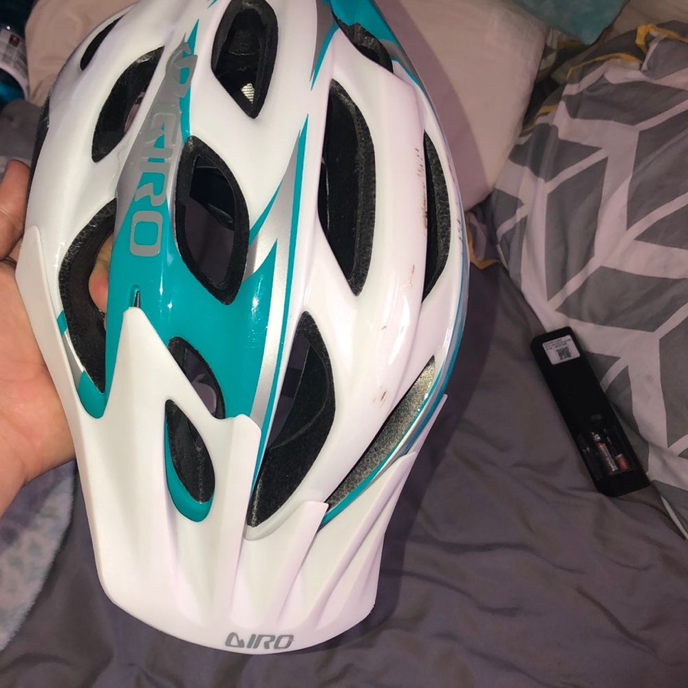 Woman's (ADULT) GIRO helmet 54-61cm & Adjustable